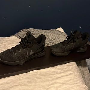 Lebron Nike air zoom size 10 barely used (No box)